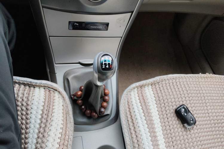 Used BYD G3 2011 Smart Tech Version 1.5L Manual Luxury Edition Gear Lever