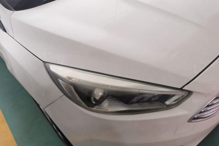 Used Ford Focus 2017 Sedan 1.6L Automatic Fashion Edition Smart Drive Version Exterior 5
