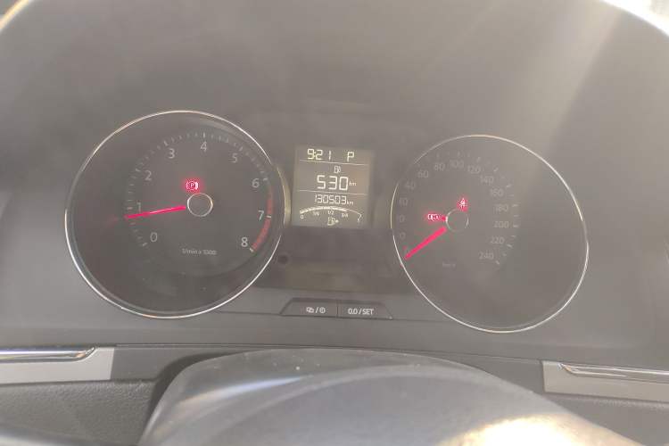 Used Volkswagen Bora 2013 1.6L Automatic Fashion Model Instrument Cluster