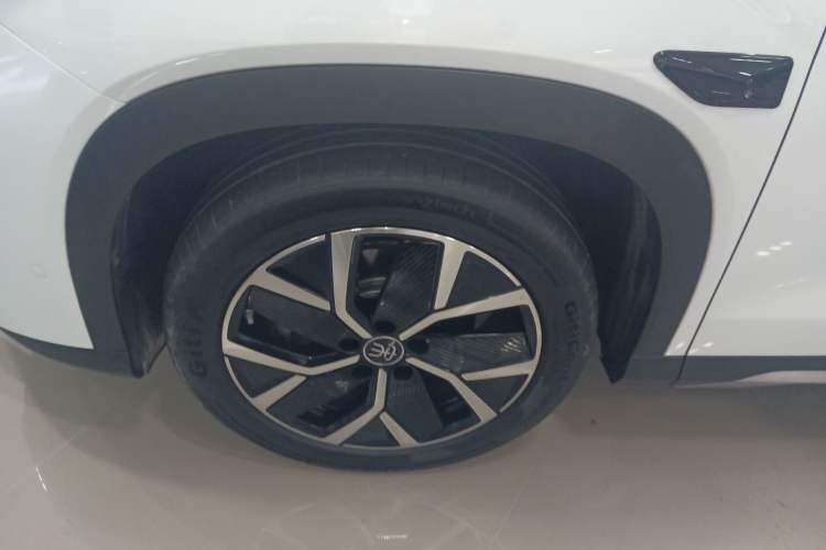 Used BYD Song L DM-i 2025 Intelligent Driving Version 160 km Beyond-Range Type Left Front Wheel Hub