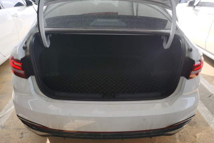 Used Volkswagen Lavida 2024 300TSI DSG Starry Sky Deluxe Edition Trunk