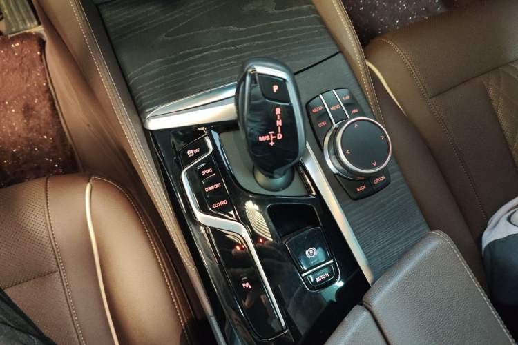 Used BMW 5 Series 2021 Facelifted 530Li Leading Edition M Sport Package