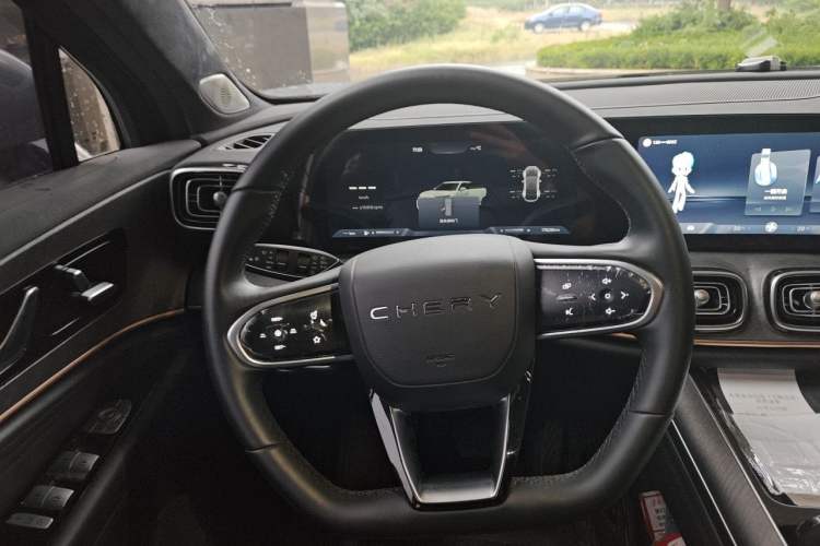 Used Chery Tiggo 9 2025 2.0T Dual-Clutch Two-Wheel Drive Luxury Edition 5 Seats
