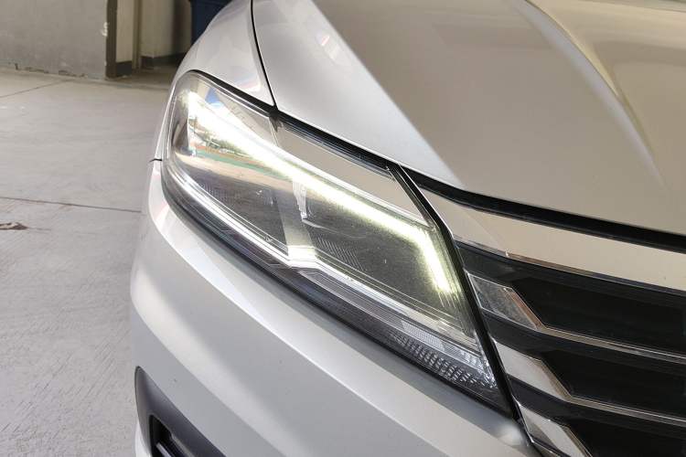 Used Volkswagen Lavida 2021 280TSI DSG Comfort Edition Right Front Headlight