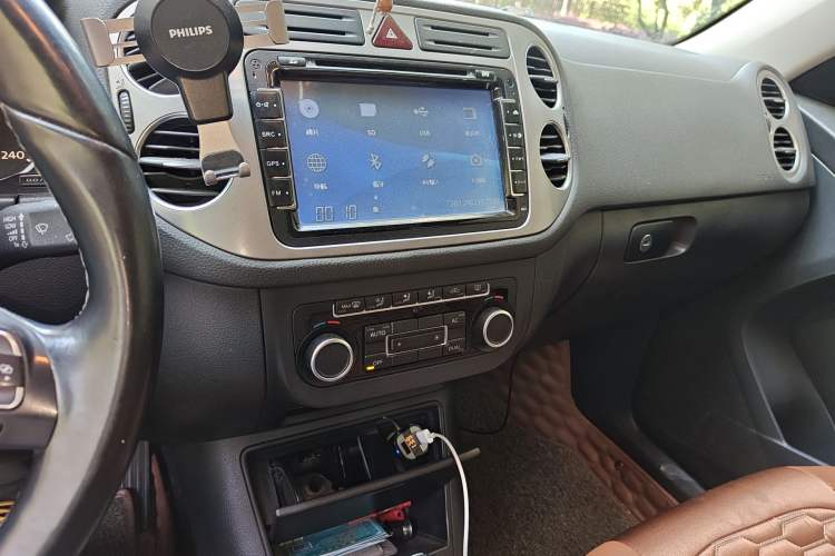 Used Volkswagen Tiguan 2012 1.8TSI Automatic Two-Wheel Drive Trend Edition Audio And AC Panel