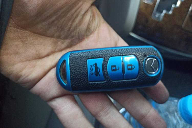 Used Mazda 8 2013 2.5L Deluxe Edition
