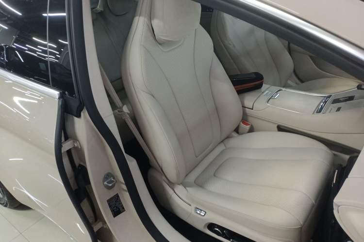 Used Hima Luxeed S7 2025 855 km Max