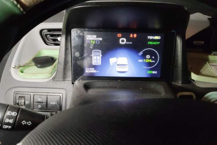 Used Wuling Hongguang MINIEV 2021 Macaron Premium Model – Lithium Iron Phosphate Audio And AC Panel