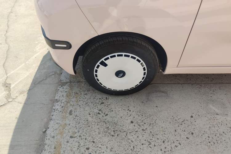 Used Chery QQ Ice Cream 2024 120km Milkshake
