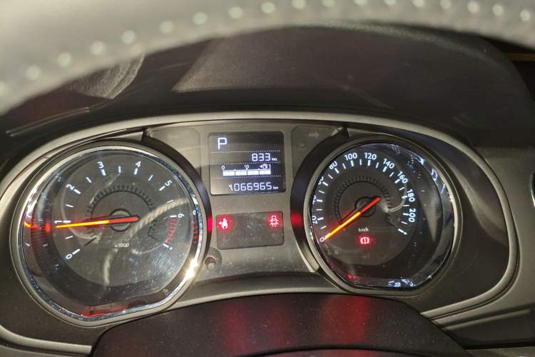 Used Citroen C3-XR 2015 1.6L Automatic Fashion Model Odometer Close Up