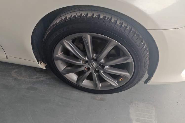 Used Toyota Reiz 2013 2.5V Elite Edition Right Front Wheel Hub