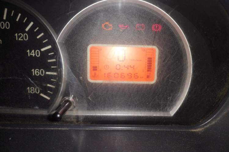 Used BAIC Weiwang 306 2016 1.2L Base Version 5 Seats A12 China IV Emission Standard Odometer Close Up