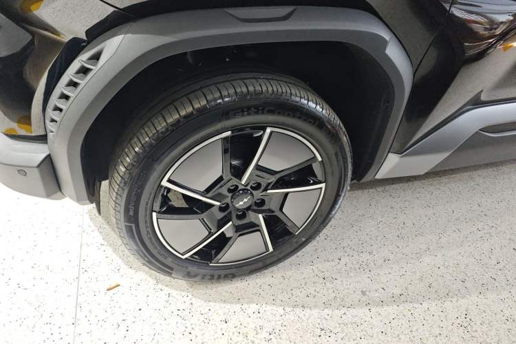 Used Formula Leopard Titanium 3 2025 501 km All-Wheel Drive Intelligent Driving Max Edition
