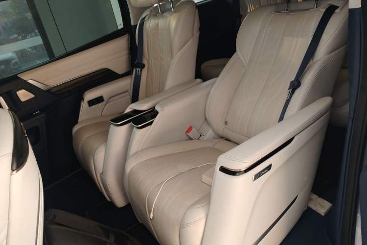 Used Buick Century 2023 2.0T Six-Seater Yinshi Edition