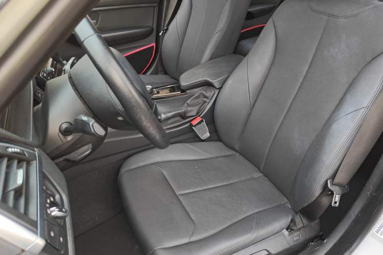 Used BMW 3 Series 2017 318Li Fashion Model Left Front Seat