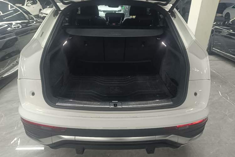 Used Audi Q5L Sportback 2021 40 TFSI Fashion Model
