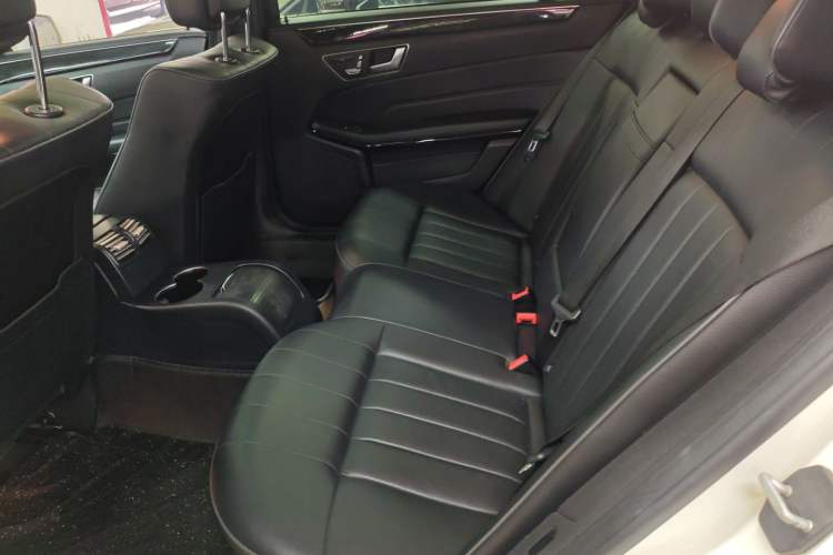 Used Mercedes-Benz E-Class 2015 E 260 L Sport & Fashion Model