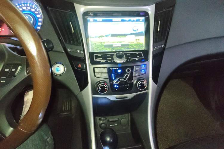 Used Hyundai Sonata 2013 2.4L Automatic Leading Edition China IV Standard
