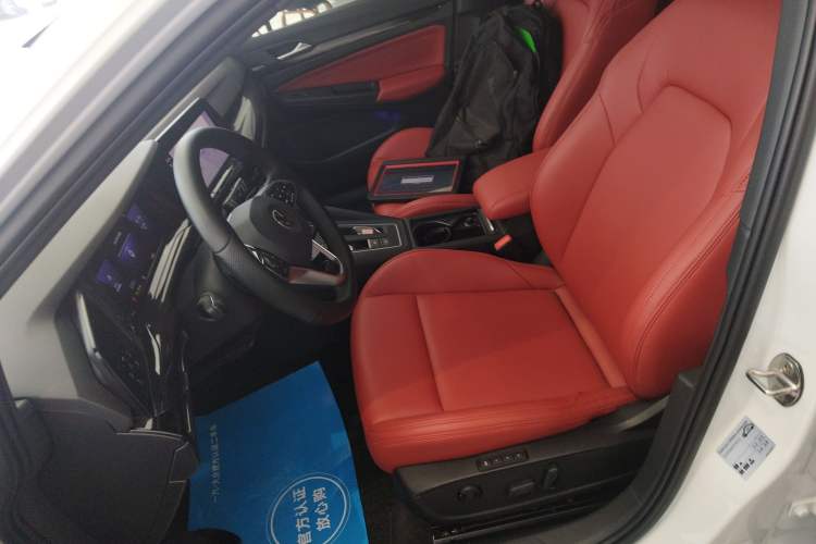 Used Volkswagen Golf 2023 Facelift 280TSI DSG R-Line Lite
