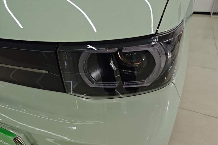 Used Wuling Hongguang MINIEV 2022 Macaron Premium Model – Lithium Iron Phosphate Left Front Headlight