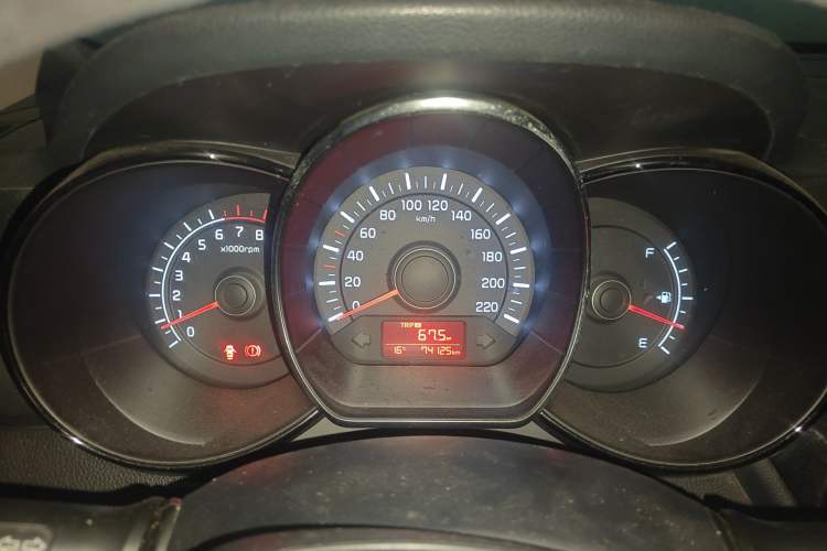 Used Kia K2 2015 Sedan 1.4L MT GLS