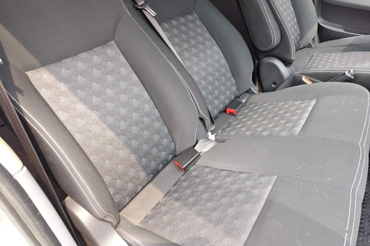 Used SAIC MAXUS Xintu V80 2023 2.0T Manual Classic Aoyuntong Long Wheelbase Mid-Height 6/7/8/9-Seater Right Front Seat