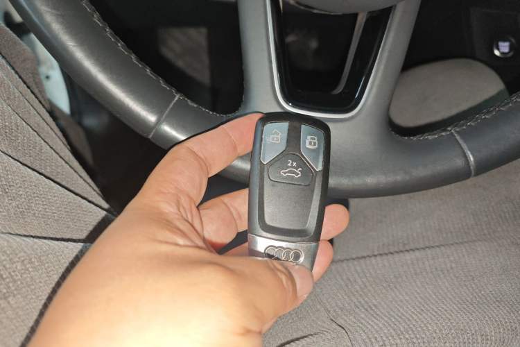 Used Audi A4L 2023 40 TFSI Fashion Dynamic Model Vehicle Key