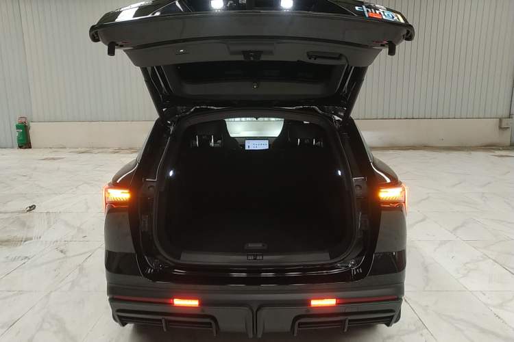 Used JETOUR Dashing 2023 1.5T DCT Starlight Shine Pro Edition
