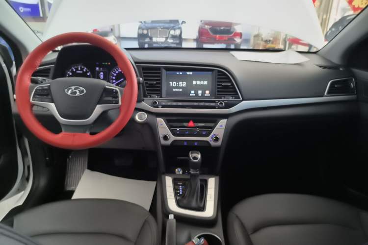 Used Hyundai Elantra (6th Generation / Lingdong) 2016 1.6L Automatic ZhiXuan – Elite Version Audio And AC Panel
