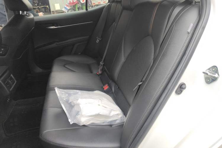 Used Toyota Camry 2019 2.5G Luxury Edition China VI Standard Left Rear Seat