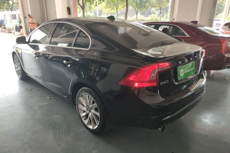 Used Volvo S60 2014 S60L 2.0T Zhiyuan Edition
