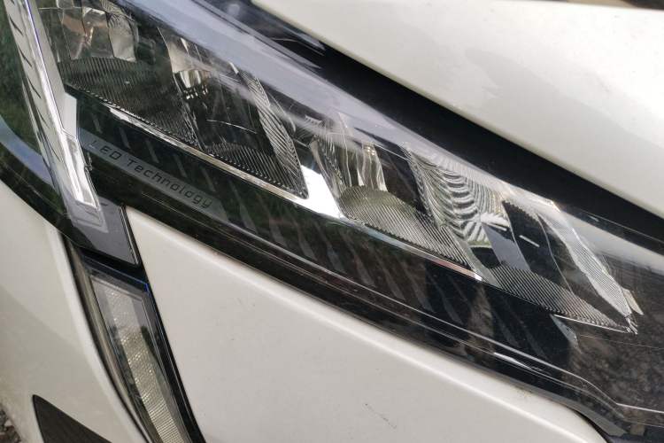 Used Peugeot 408 2022 1.6T Light-Chasing Edition Right Front Headlight