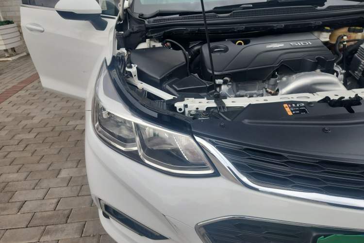 Used Chevrolet Cruze 2018 320 Automatic Pioneer Sunroof Edition Right Front Headlight