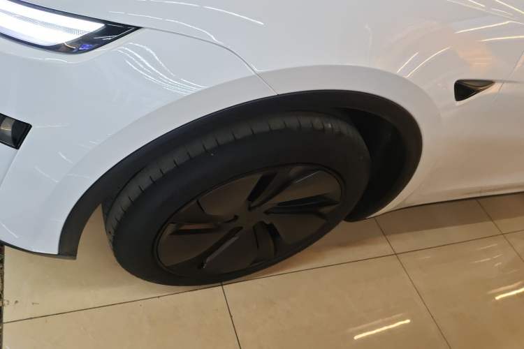Used Tesla Model Y 2025 Rear-Wheel-Drive Version