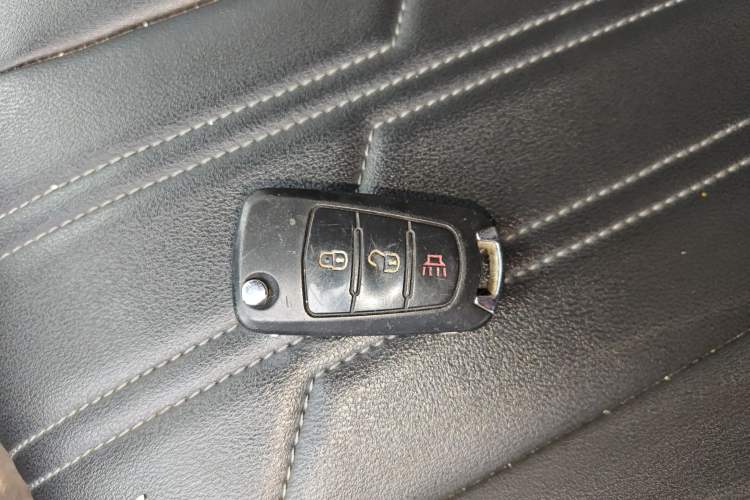 Used Great Wall King Kong Poer 2023 2.0T Automatic Diesel 4x4 Elite Edition Flatbed GW4D20M Vehicle Key