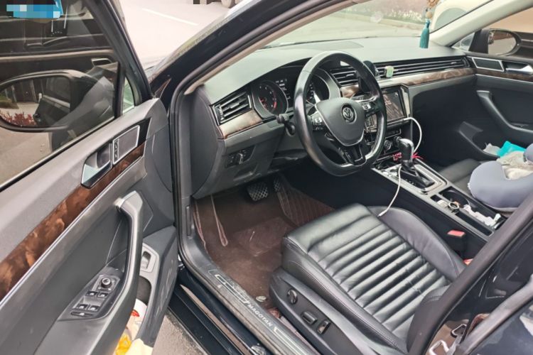 Used Volkswagen Magotan 2019 330TSI DSG Luxury Model China V Standard Driver Seat