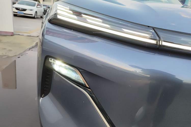 Used Geely Galaxy Xingjian 7 EM-i 2025 120km Flagship Edition Right Front Headlight