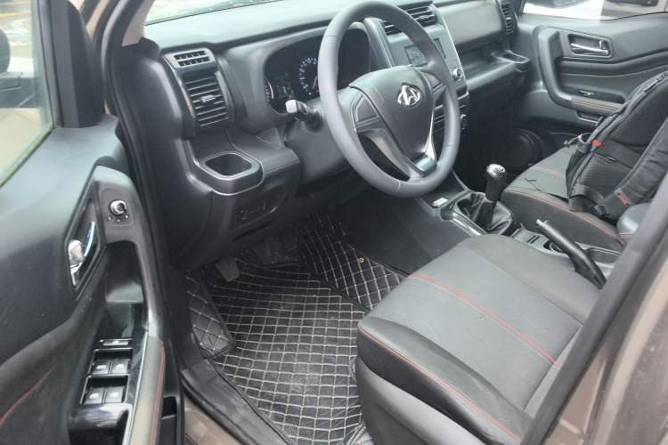 Used CHANGAN OSHAN X70A 2019 1.5L Manual Comfort Model China VI Standard Driver Seat