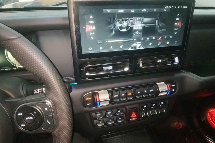 Used 212 T01 2024 2.0T Explorer
