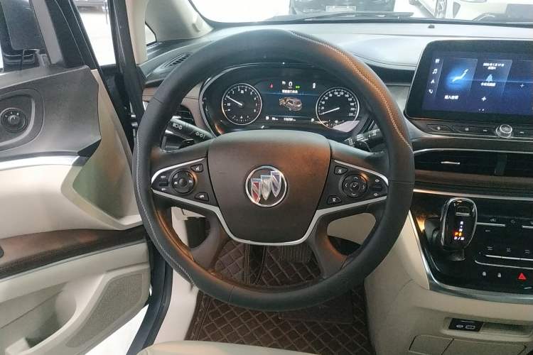 Used Buick GL8 2021 Land Cruiser Executive Class 652T Luxury Model
