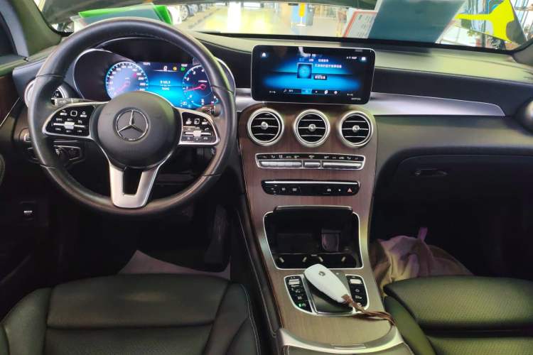 Used Mercedes-Benz GLC 2020 GLC 300 L 4MATIC Luxury Model
