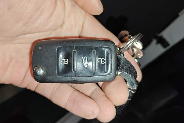 Used Volkswagen Tiguan 2015 1.8TSI Automatic Two-Wheel Drive Luxury Model Vehicle Key