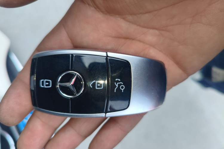 Used Mercedes-Benz E-Class 2018 Restyled E 300 L Sporty and Stylish Edition Interior 1