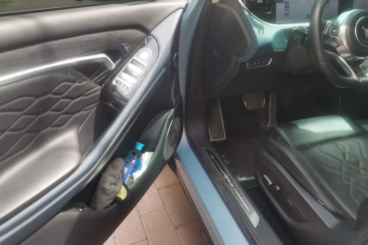 Used VOYAH FREE 2021 Four-Wheel Drive Standard Range-Extended Version Driver Seat