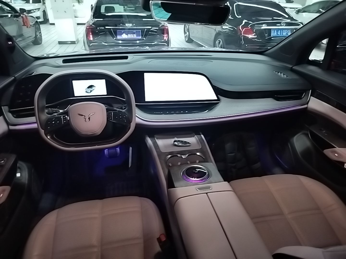 Hongqi Tiangong 08 2025 680 Ultra Four-Wheel-Drive Version — снимка 12