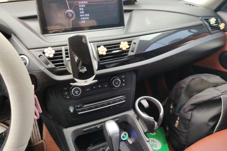 Used BMW X1 2010 sDrive18i Luxury Model Audio And AC Panel