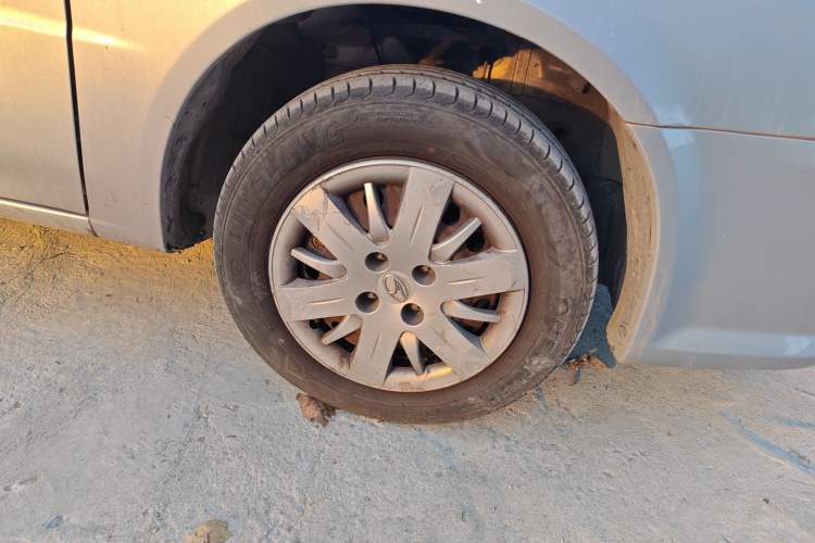 Used Soueast V3 Lingyue 2013 Revised Version 1.5L Manual – Affordable Edition Right Front Wheel Hub