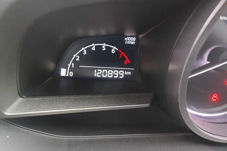 Used Mazda 3 Axela 2017 Sedan 1.5L Manual Comfort Model Emission Standard China V Odometer Close Up