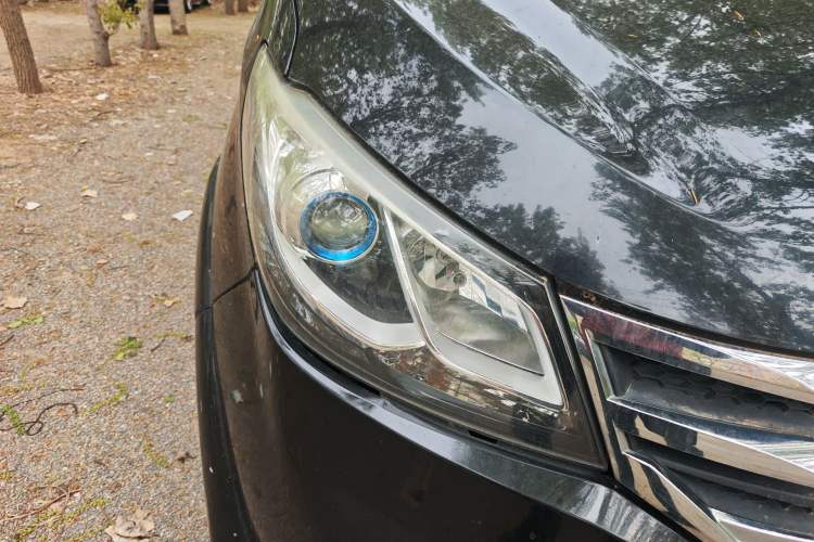 Used SAIC MAXUS G10  Right Front Headlight