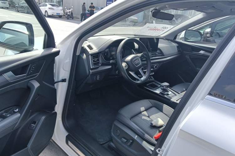 Used Audi Q5L 2022 Updated Version 40T Luxury Elegant Edition Driver Seat